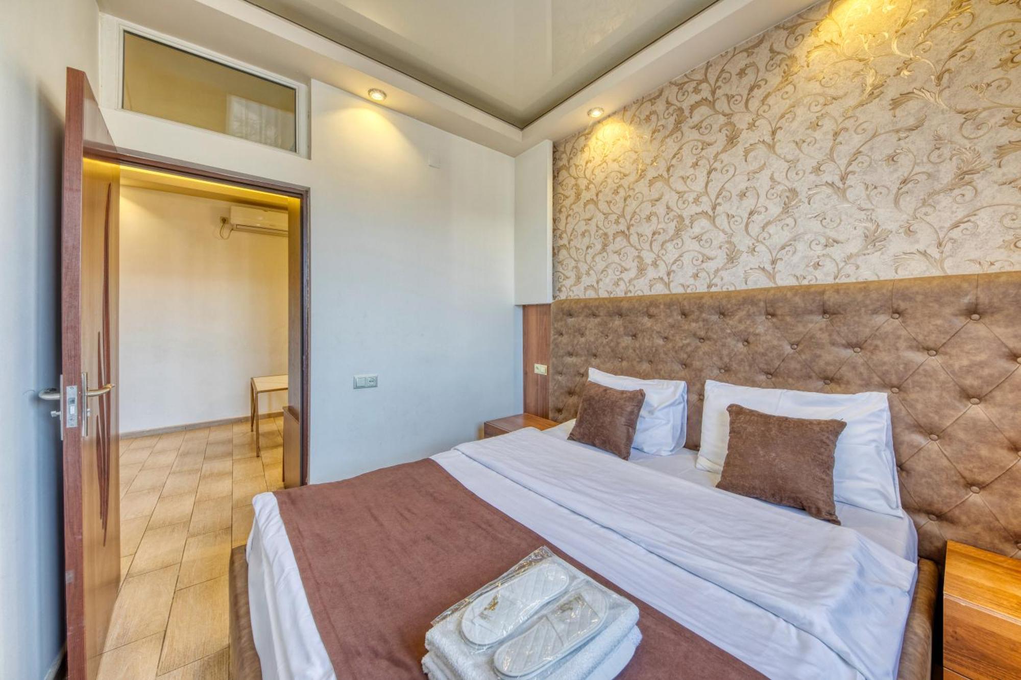 Aleppo Hotel Erivan Exterior foto