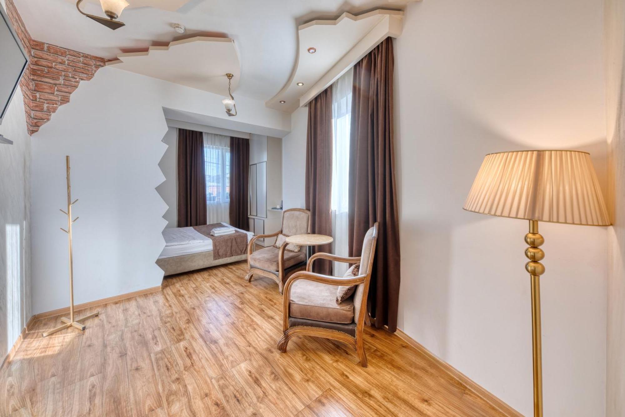 Aleppo Hotel Erivan Exterior foto