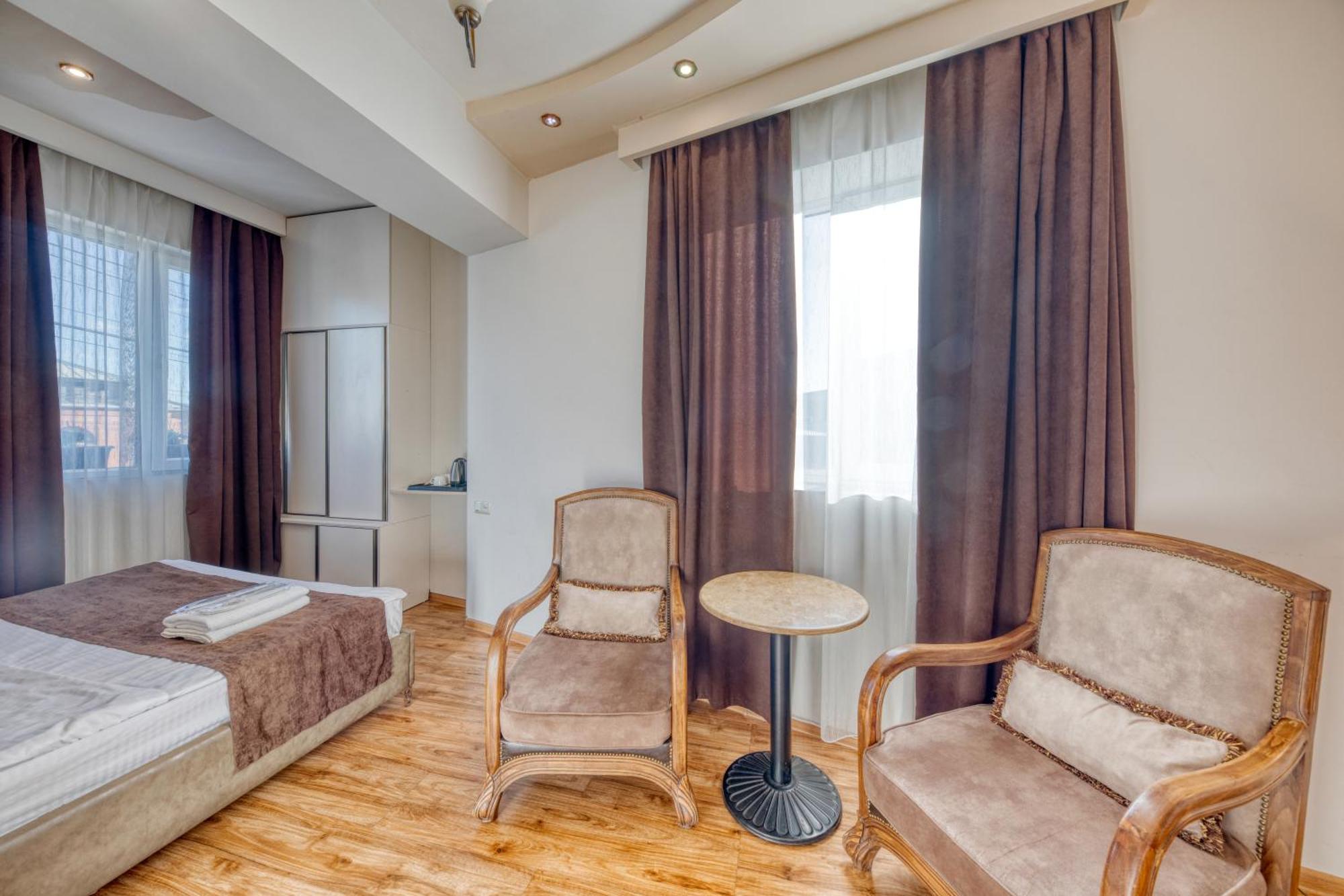 Aleppo Hotel Erivan Exterior foto